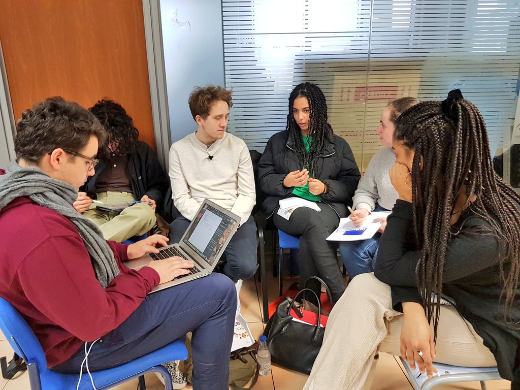 lfsevilla's tweet photo. Continúan los talleres y debates del #CVLSevilla.
#InterCVL #mlfmonde #encuentrointernacional https://t.co/tchco9nvT2