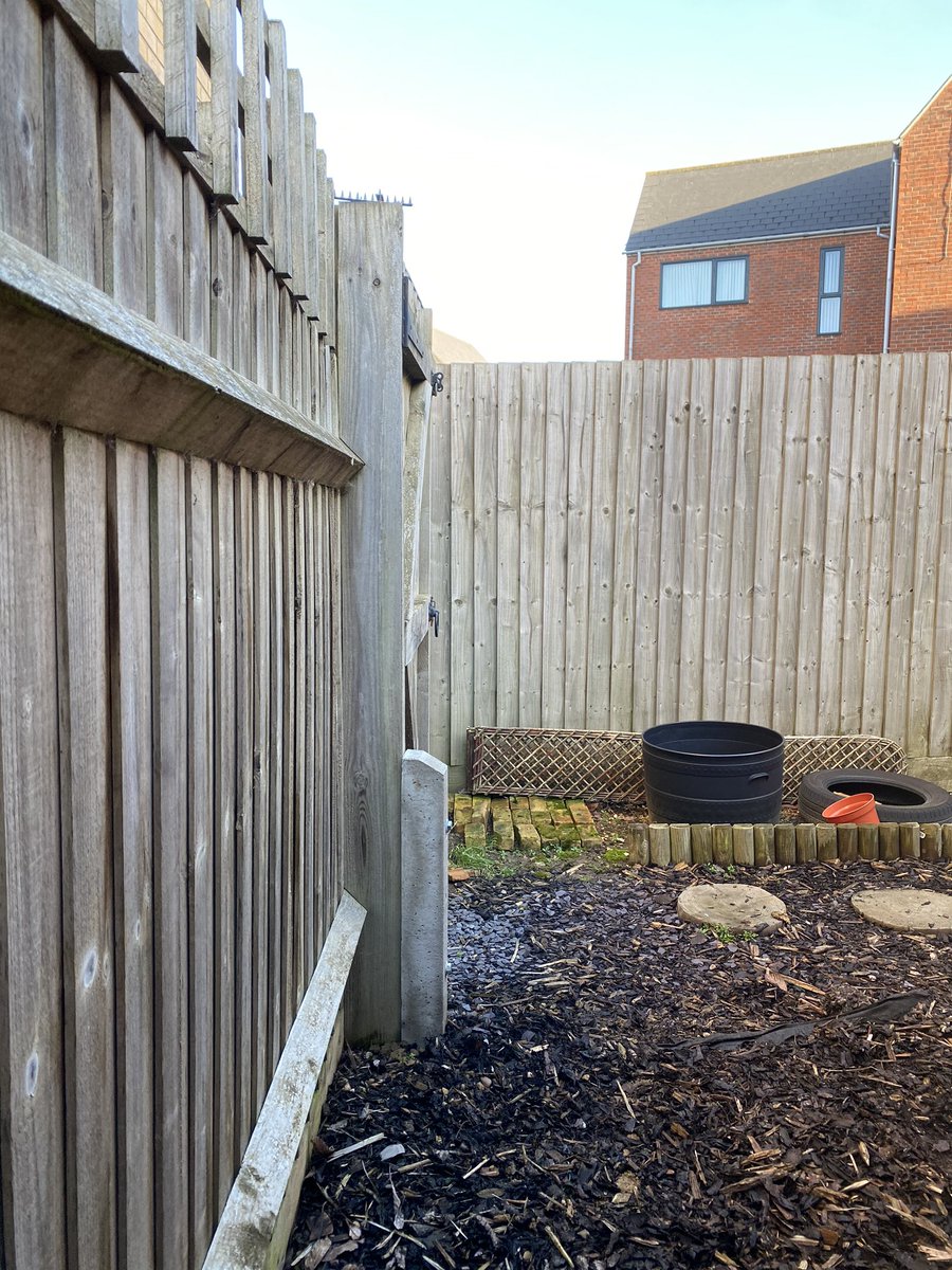 Installed a concrete fence repair spur this afternoon for a leaning gate post, also adjusted the gate to allow it to shut properly👌🏼   #Maslinjones 
#MiltonKeynes 
#fencing 
#fence 
#fencer 
#fenceposts
#timber 
#wood 
#fencerepairspur
01908 483565
07715634822