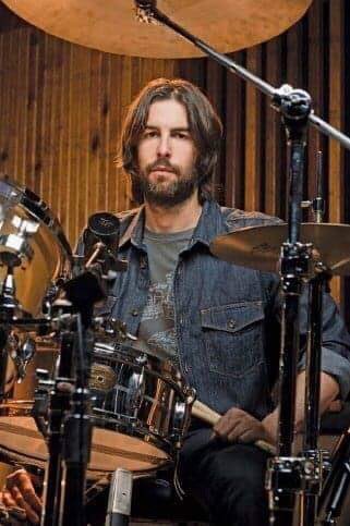 I d like to wish a happy 41st birthday to Rob Bourdon, drummer for Linkin Park! 