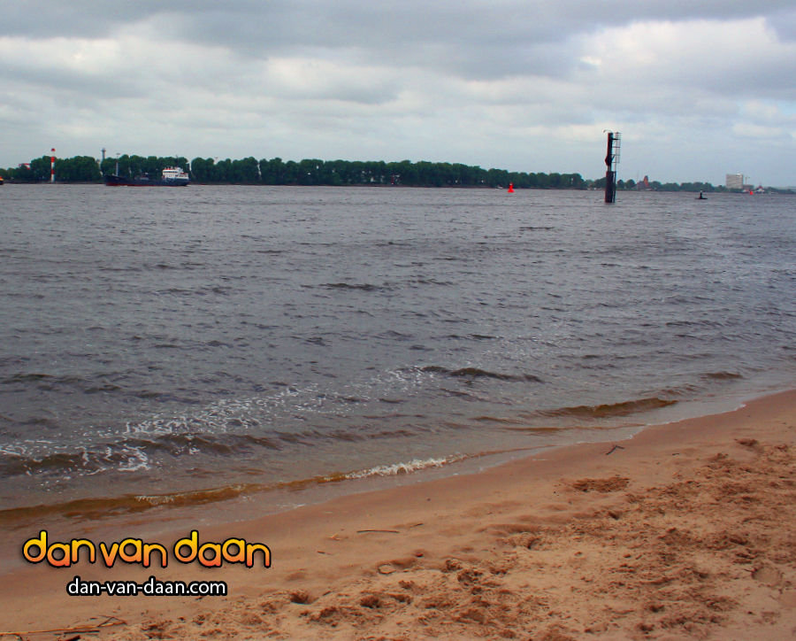 danvandaan's tweet photo. I am sitting at the #beach and waiting for the #summer 😎

You find the right #music for waiting for the summer here: https://t.co/q5SKttQsIu

#lounge #chilloutmusic #dyade #loungmusic #chillout https://t.co/Ga5bR6a7Nw