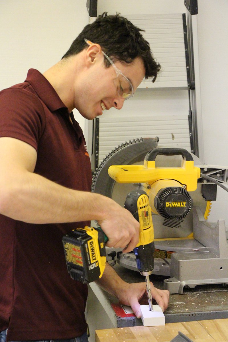 CPULD's tweet photo. The best way to learn is by doing! Our students work with a variety of tools to design and build custom packaging solutions. Learn more on our website: https://t.co/koj7VGsQ00 #HandsOnLearningAtVT #PalletLife #VTPackaging https://t.co/fYVzdZd7Vg