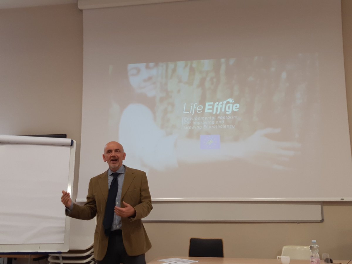 Assofond's tweet photo. Prosegue il percorso di #Assofond nel progetto #EFFIGE per calcolare l'impronta ambientale dei prodotti di #fonderia con il metodo #PEF. Oggi a #Pisa con il presidente @robertoariotti per incontrare i rappresentanti dell'unità #LIFE della @EU_Commission chd finanzia il progetto https://t.co/C28rKUKDLJ