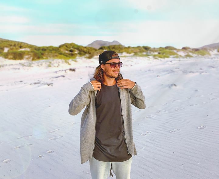 capster_dj's tweet photo. Life is better at the beach.🌴🙌🌴 For that reason I took a "short" break at South Africa. Back at the office now: Let’s keep on overtaking! https://t.co/Sz94JxvlfV