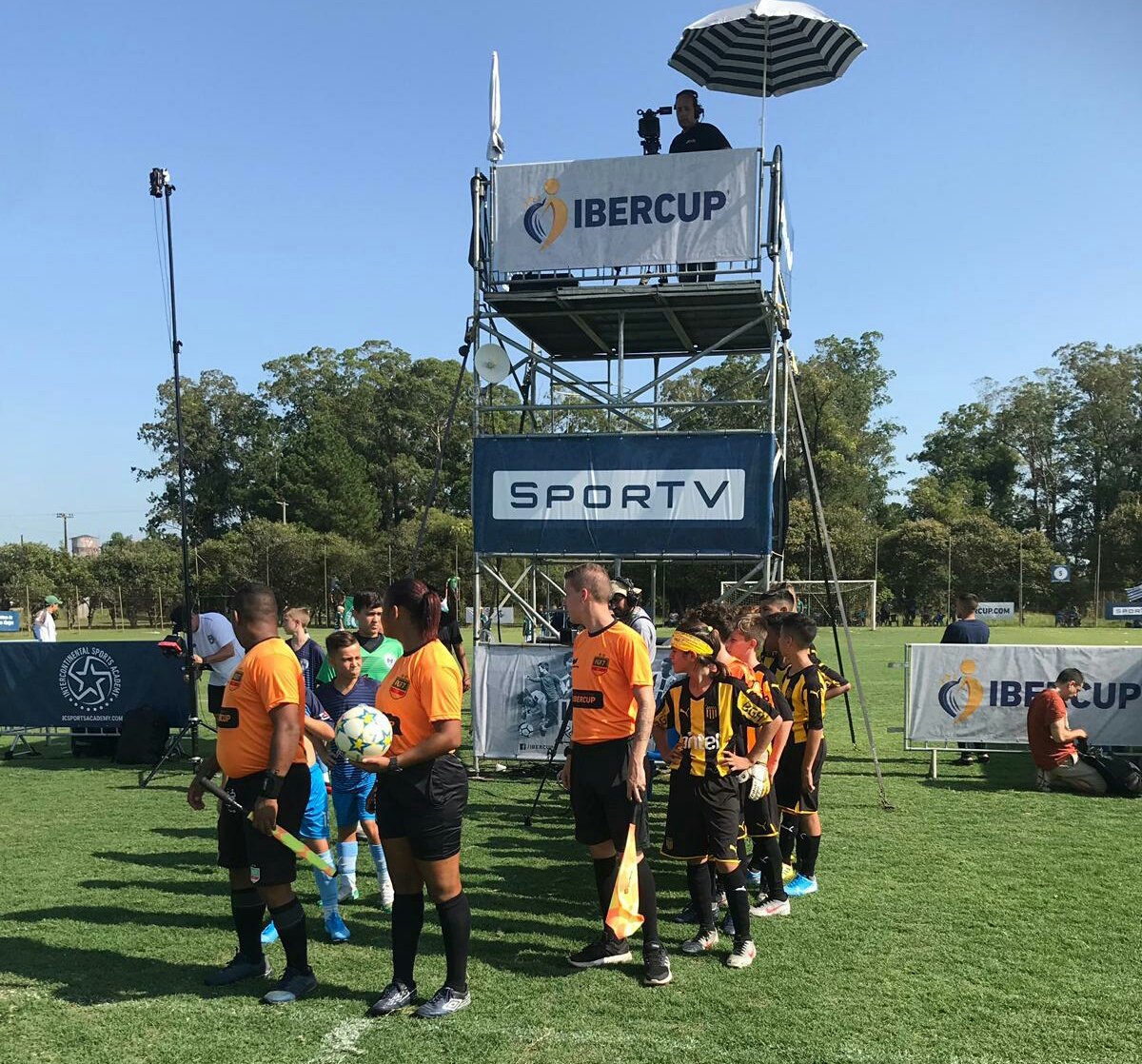 #Sub12 | La delegación de <a href="/FormativasCAP/">PEÑAROL | Formativas</a> está disputando la <a href="/Ibercup/">IberCup (At 🏠)</a> y los más pequeños debutaron frente a Gremio con una victoria 3 a 0 en Porto Alegre, Brasil.

#VamosLosPibes