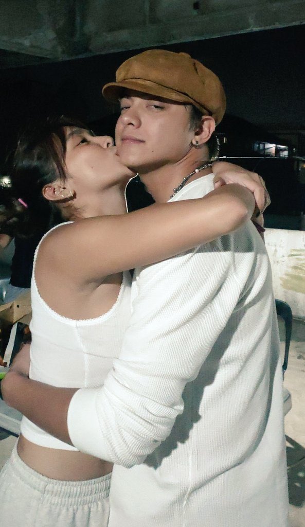 nerdyirel's tweet photo. Praying for my otp to stay strong. Please be happy together, get married and have cute babies someday. 🙏💙 https://t.co/EzmVHLEfzV