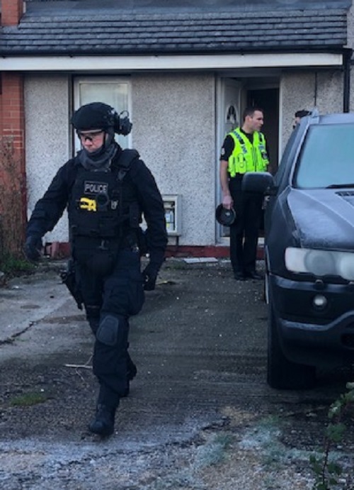 🚔Seven arrested so far and £20,000 worth of drugs seized in county lines drugs raids across Swindon today.

Great work by all involved. Full story here: 

wiltshire.police.uk/article/5594/S…