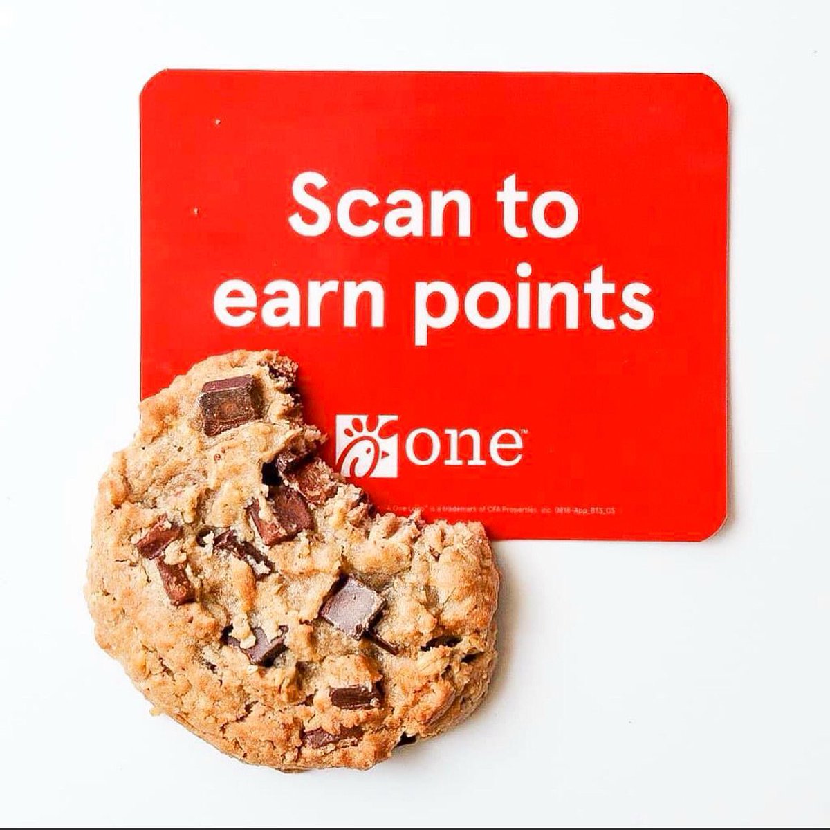 📱MOBILE MID-DAY📱
Starts today and ends Wednesday! Drive they with a mobile app order between 2-5pm and receive a FREE DOC #chickfilaredoak #cfa #freestuff