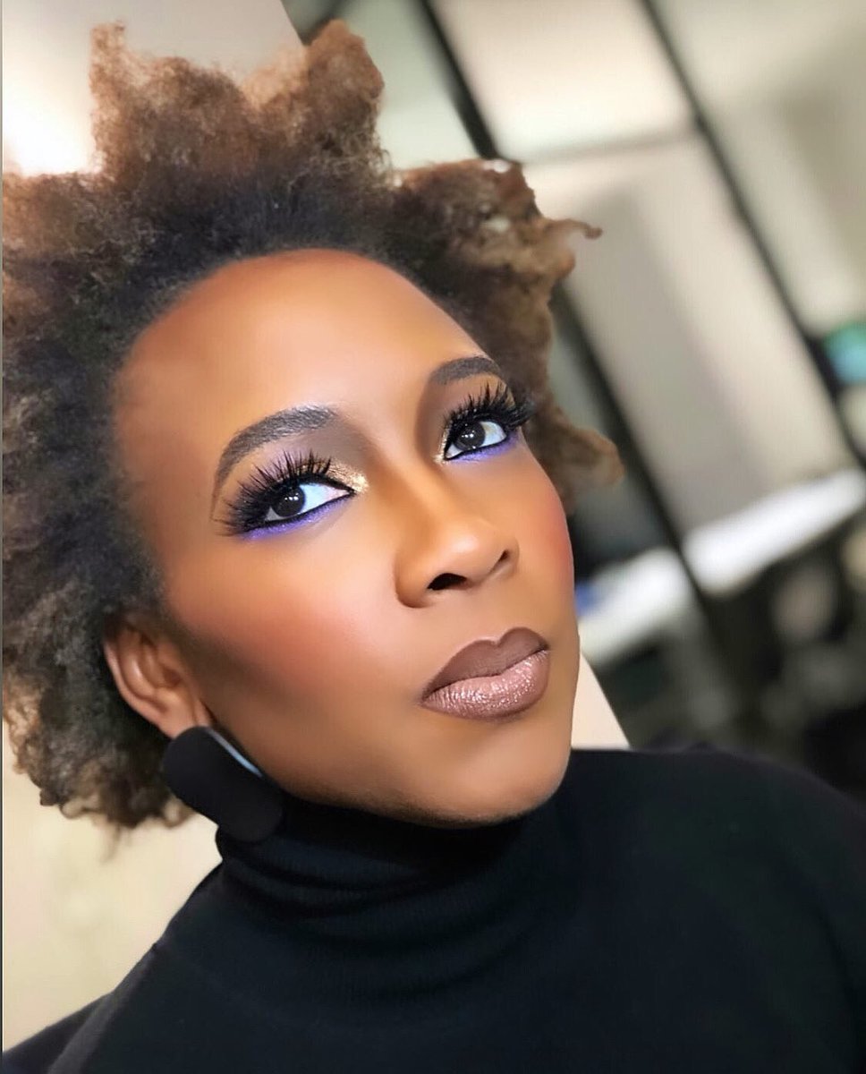 MAC_Romero_J's tweet photo. @UkonwaOjo wearing #artLibrary #eyeshadow #palette #burntspice #retromatliquid 💄 #chestnutlippencil @MACcosmetics #makeupartist #MustHave #romeroapproved #maccosmetics #patentpaint #liplaquer #patentpleasure https://t.co/evCeakz5nE