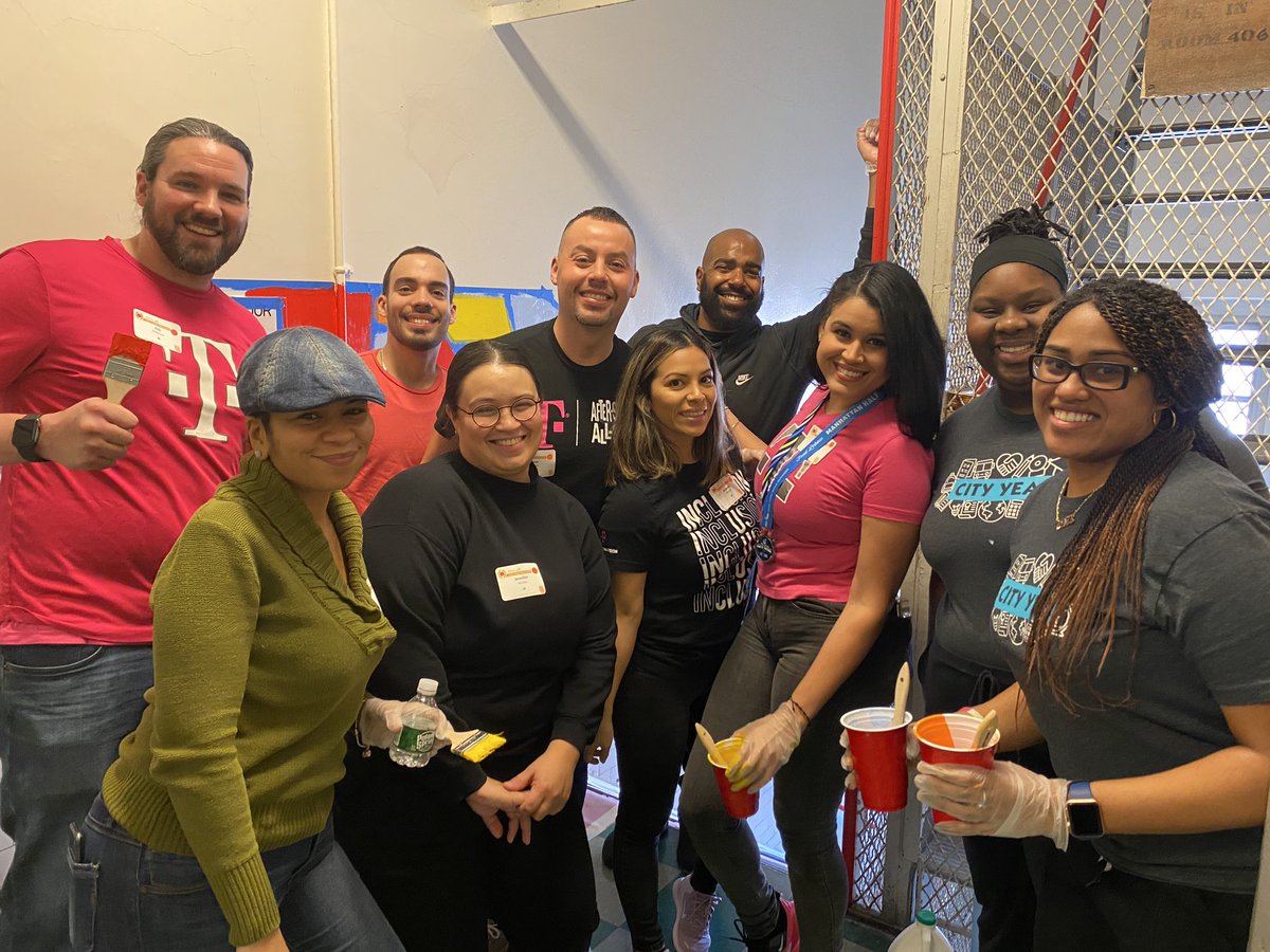 eljefe_30's tweet photo. It’s #MLK Day - a day of service!
Proud of how our @TMobile family in the Bronx came together with @CityYearNewYork to support our community!
Shout out to our leader @thayesnet for spending the day with us!
#OneBronx #NERules #MLK #CyMLK https://t.co/bGfhUIsJfk