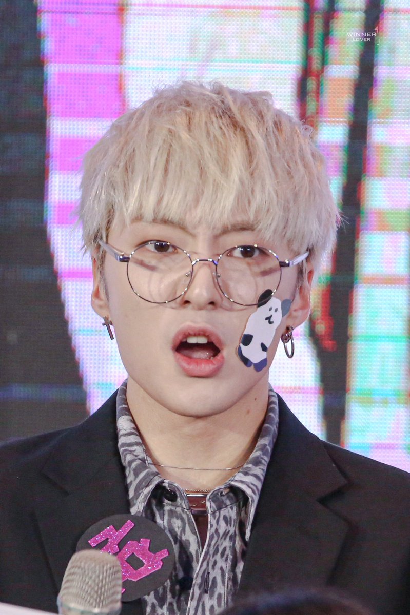winner4lover's tweet photo. 우리 막내 
우리 leader 강승윤씨 
생일 축하합니다
영원합니다 승윤아 
❤️💙💗💚
#AlwaysWithYoon #HappyYoonDay
#위너 #강승윤 @official_yoon_ https://t.co/oyobKCYZue