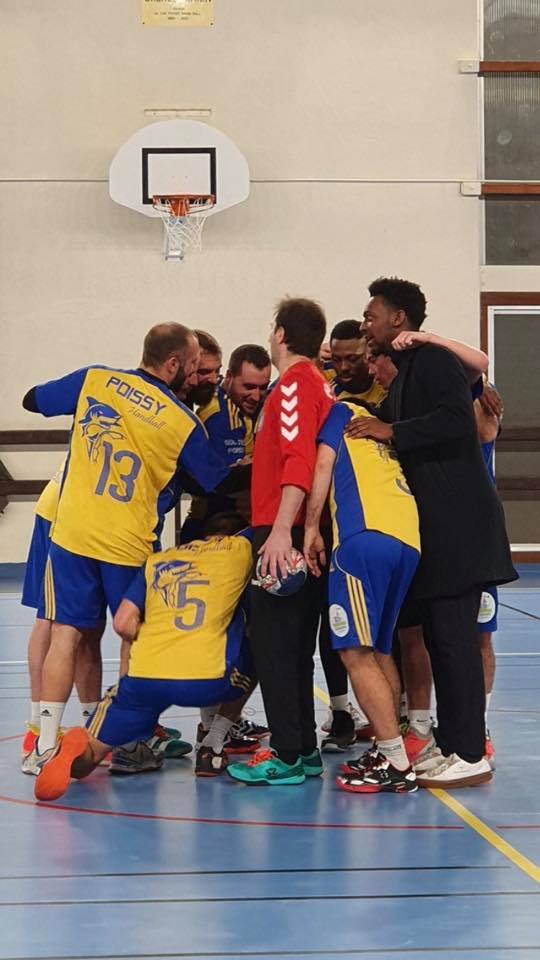 villepoissy's tweet photo. Les joueurs du @PoissyHandball et du #PoissyVolley continuent de briller en tête de leur championnat ; le #PoissyBasket a parfaitement rebondi en allant s'imposer à Cergy et les filles du Volley remportent leur première victoire de la saison.
+ d'infos : https://t.co/6AumIFUisB https://t.co/X4wANH46wT