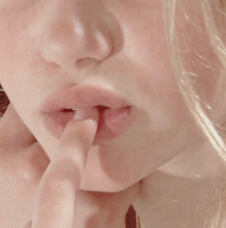 🍑ЦЕПОЧКА ТВИТЕРСКИХ🍑

//интересно что выйдет//
🍑читай меня (я взаимна)🍑

🍑делай ретвит🍑

🍑читай ретвитнувших 🍑

🍑жди новых читателей🍑

🍑эмодзи или + в рп и я скину эстетичных картиночек🍑
(шуточка про 0 рт)
#цепочкатвиттерских #цепочкафолловеров