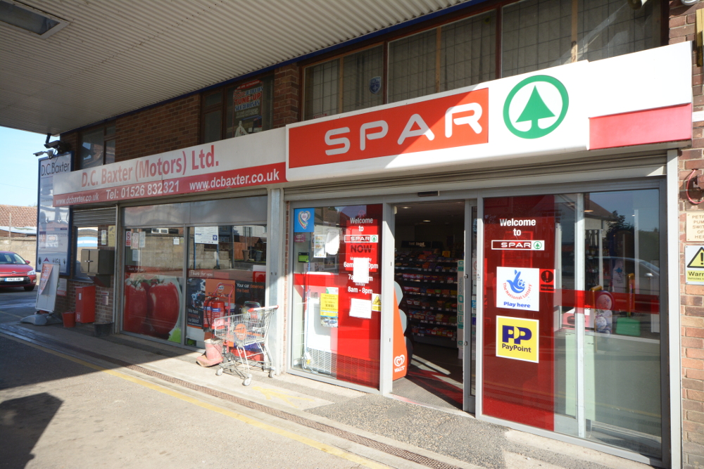 AF_Blakemore's tweet photo. Blakemore Trade Partners has pledged a £100,000 investment to #SPAR Ruskington retailer Paul Baxter for a transformational #store development. Read more: https://t.co/hqR7qSCvmF
#independentretail #storeinvestment #refit #retailnews https://t.co/mNx5aQnNFf
