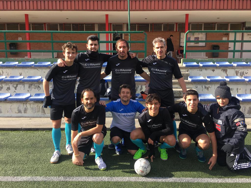 CorazoniaF's tweet photo. Nuestros chicos dieron la campanada 🔔 ganando al lider, realizando una primera parte E S P E C T A C U L A R 🔝⚽💜
Sois enormes!!! Campeones 🎩
@corazonia_DESA @EsCorazonia https://t.co/ErysGZu8q3