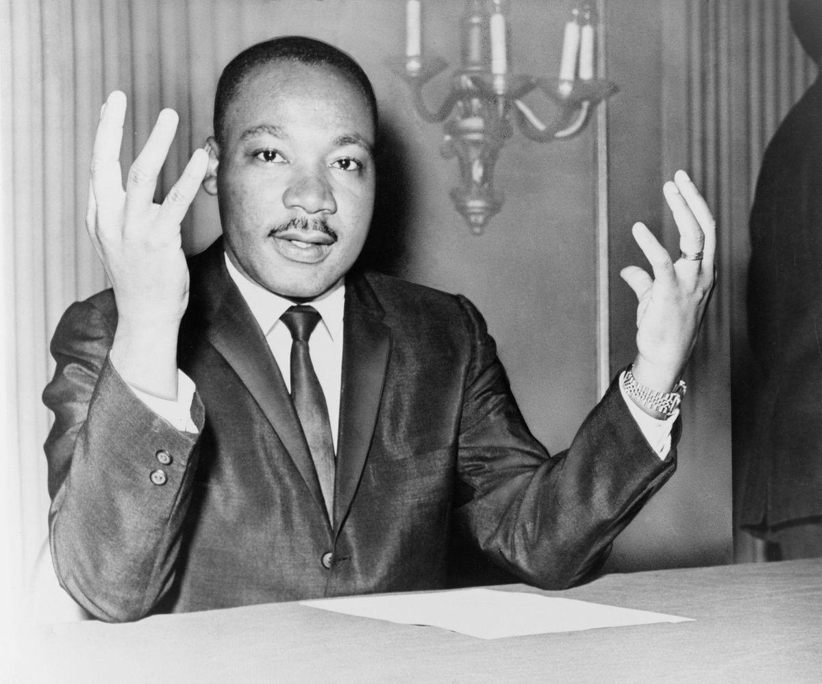 #MLKDay: Let's honor #MartinLutherKing by tirelessly defending human rights, equality &amp; non-discrimination. Together, let's #FightRacism to create a world where "people will not be judged by the color of their skin, but by the content of their character." standup4humanrights.org/en/fightracism…