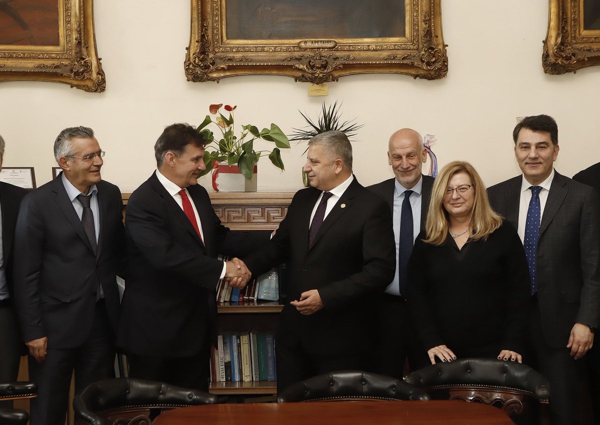 gpatoulis's tweet photo. Συναντηθήκαμε με τον Πρύτανη Α. Δημόπουλο, Αντιπρυτάνεις και καθηγητές του ΕΚΠΑ. 
Επενδύουμε σε συνέργειες με σημαντικές πανεπιστημιακές δομές όπως το ΕΚΠΑ, για να περάσει η Αττική μας σε μία νέα εποχή της ανάπτυξης και της καινοτομίας! https://t.co/RD85SvedTZ