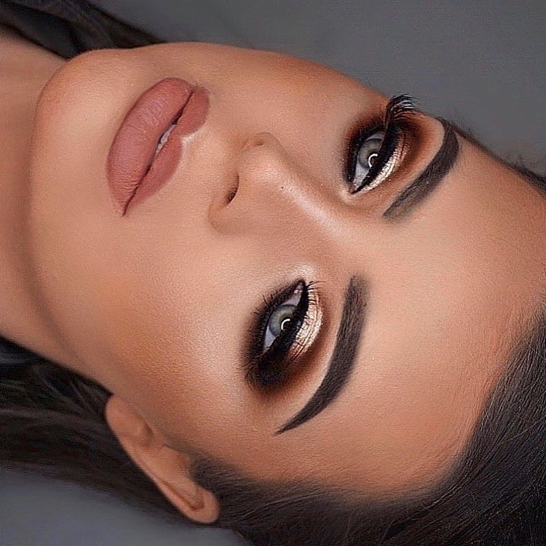 CrownbrushUK's tweet photo. ✨ The Ultimate “Make Me Look Smokin” look. ✨
.
.
@rachellouisemakeupartist using Crownbrush Illuminating Foundation for that flawless skin, and Crownbrush 'Black Out' Gel Eyeliner to complete the Eyes
.
.
#crownbrush #eyeliner #smokeyeyetutorial #makeupblogger #bblogger https://t.co/piQMkdAlXI