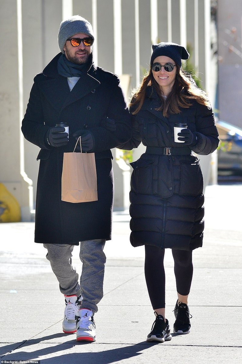 jtimberlakepics's tweet photo. 01.19 | Justin Timberlake and Jessica Biel together in New York City. https://t.co/QxvgCfLAmt