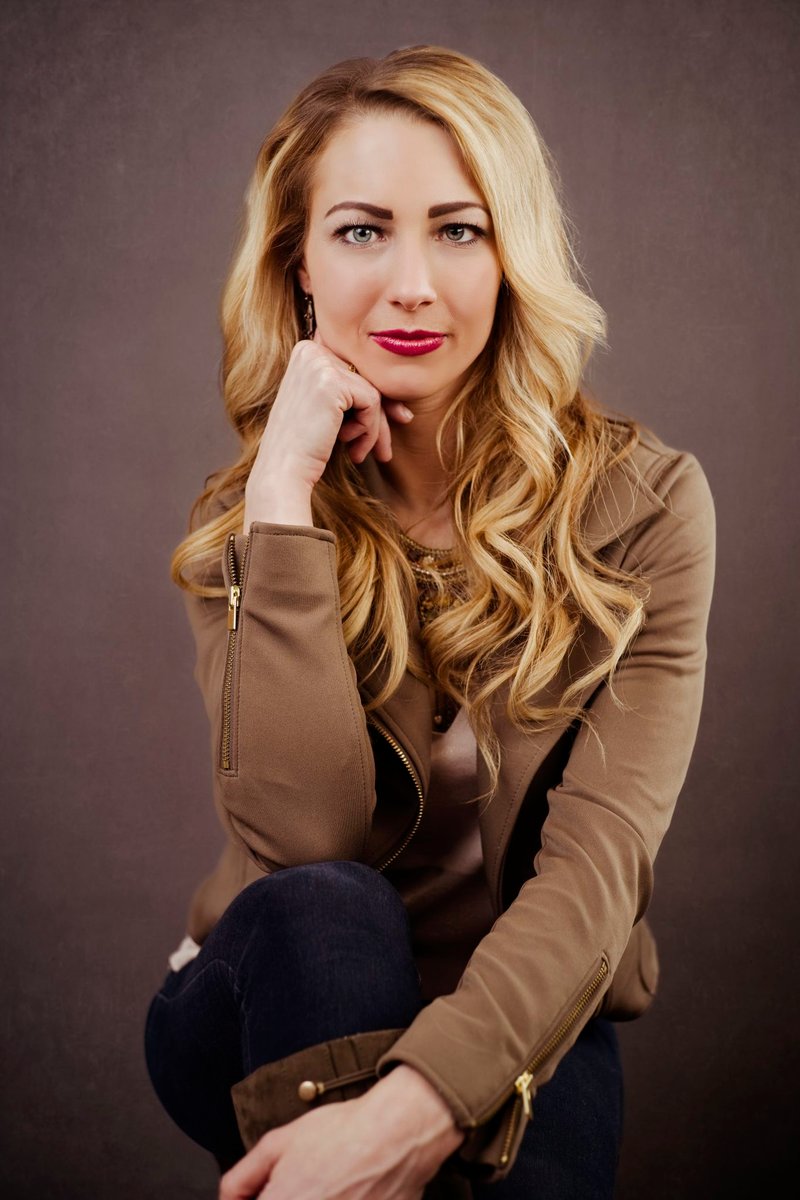 DreamLightImgs's tweet photo. A new portrait of the amazing @krisoleksyk. This image can be easily used for a professional headshot. 

#charlestonphotographer #dreamlightimages
#photographer #portrait #portraitphotographer https://t.co/2vr7ZRXhs3