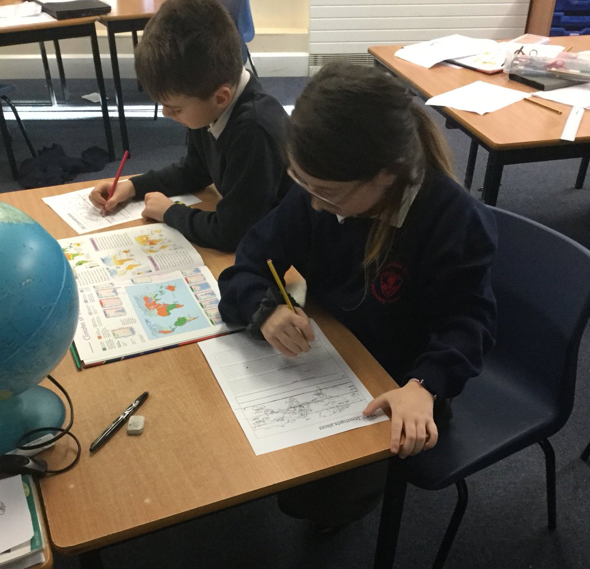 CroxbyPrimary's tweet photo. Meerkats have been geographers this afternoon, learning about the climate of the world. We acquired our knowledge through map work and a longitude/latitude quiz. #meerkatmagic #croxbymagic #thisisouryear https://t.co/EsiZESpxOM