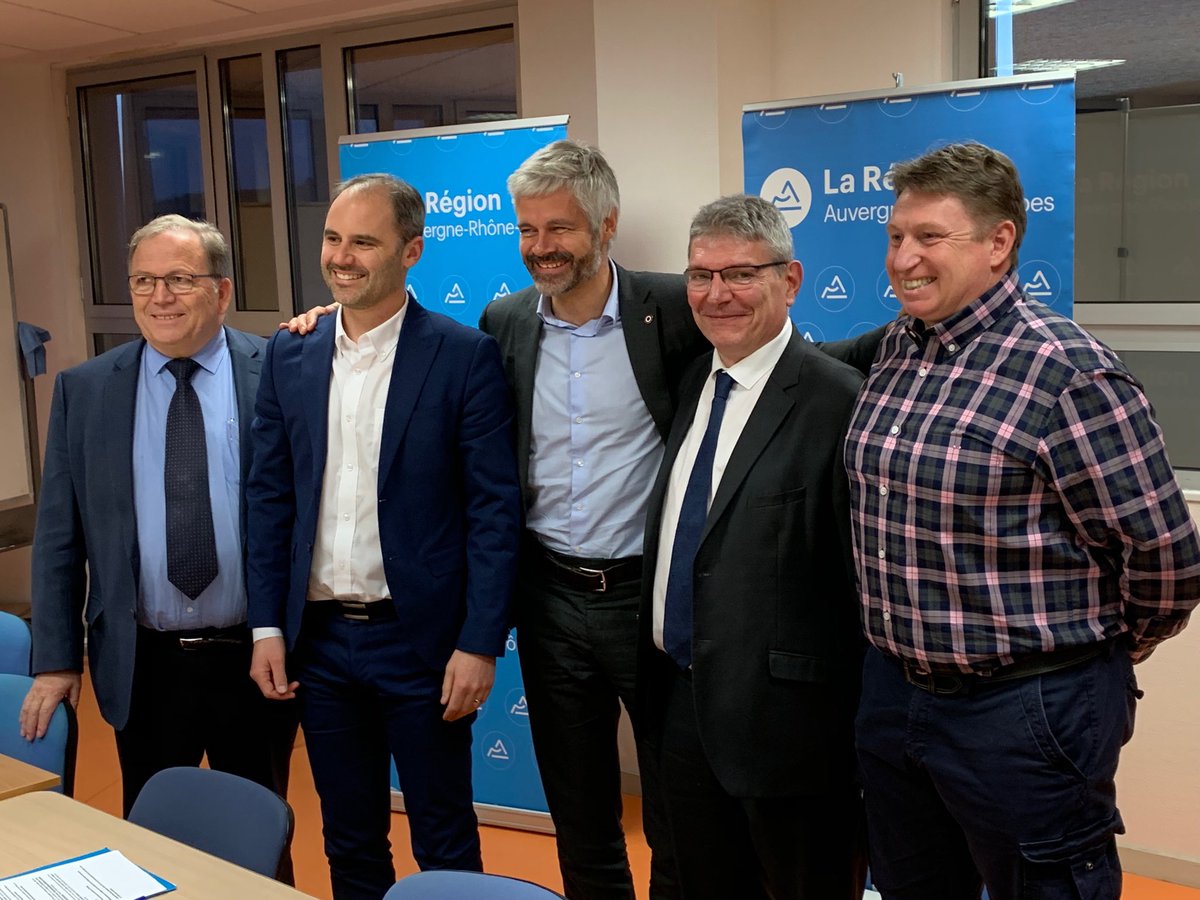 cantalauvergne's tweet photo. Ensemble pour le cantal ! Le couple département / région au service du cantal et de no entreprises leaders ⁦@Europe__Service⁩ #CMF structure #Biose !! 3 millions pour 300 emplois pour le cantal ! ⁦@laurentwauquiez⁩ ⁦@brunofaure⁩ https://t.co/WSurP3g00o