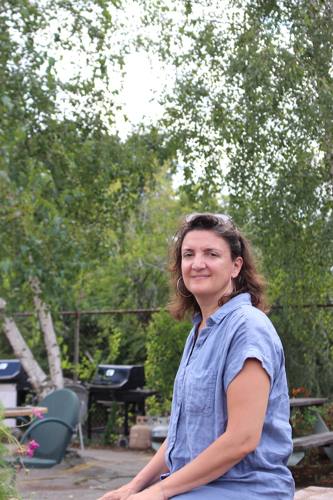 WesternAveArts's tweet photo. Recently guest blogger Mica Lin-Alves interviewed resident artist Ingrid Hess near the community garden plots at Western Avenue. Read all about it our blog post in the link below.
https://t.co/01NhqvqI1T
#westernavearts #creativesouloflowell #likelowell #blog #artblog #ingridhess https://t.co/5ksQ3kn677
