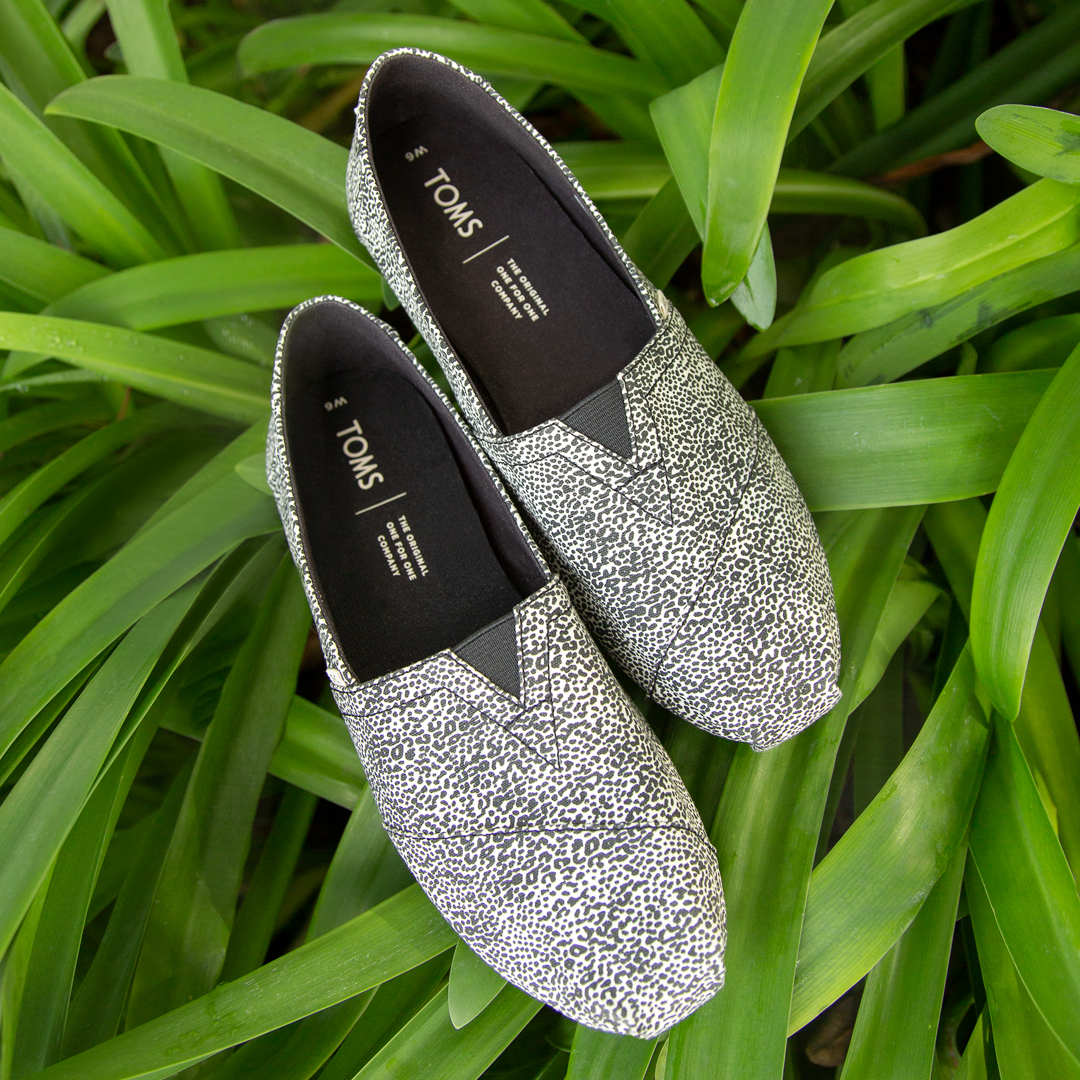 toms vegan trainers