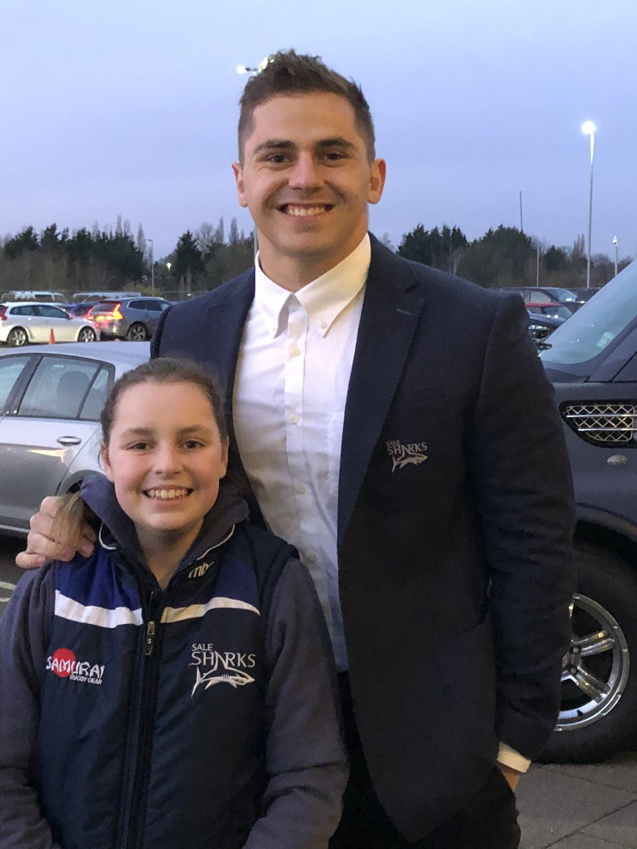 mv3rdsno8's tweet photo. #sharksfamily #SalvGla A very happy future England no.9 with @Rohanjvr12 . A real gentleman . Thank you https://t.co/mNBytdGqV4