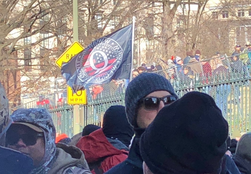 HYVEE7's tweet photo. We have a Q flag at the #VirginiaRally
#QAnon
#Virginia2A https://t.co/6Gkw1KROz3