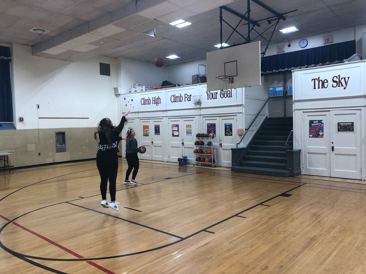 BrookPrincipal's tweet photo. A little lunch time knockout during our PD day! #funatlunch #staffknockout #brookdalestaffrocks https://t.co/v4lSWFcogx