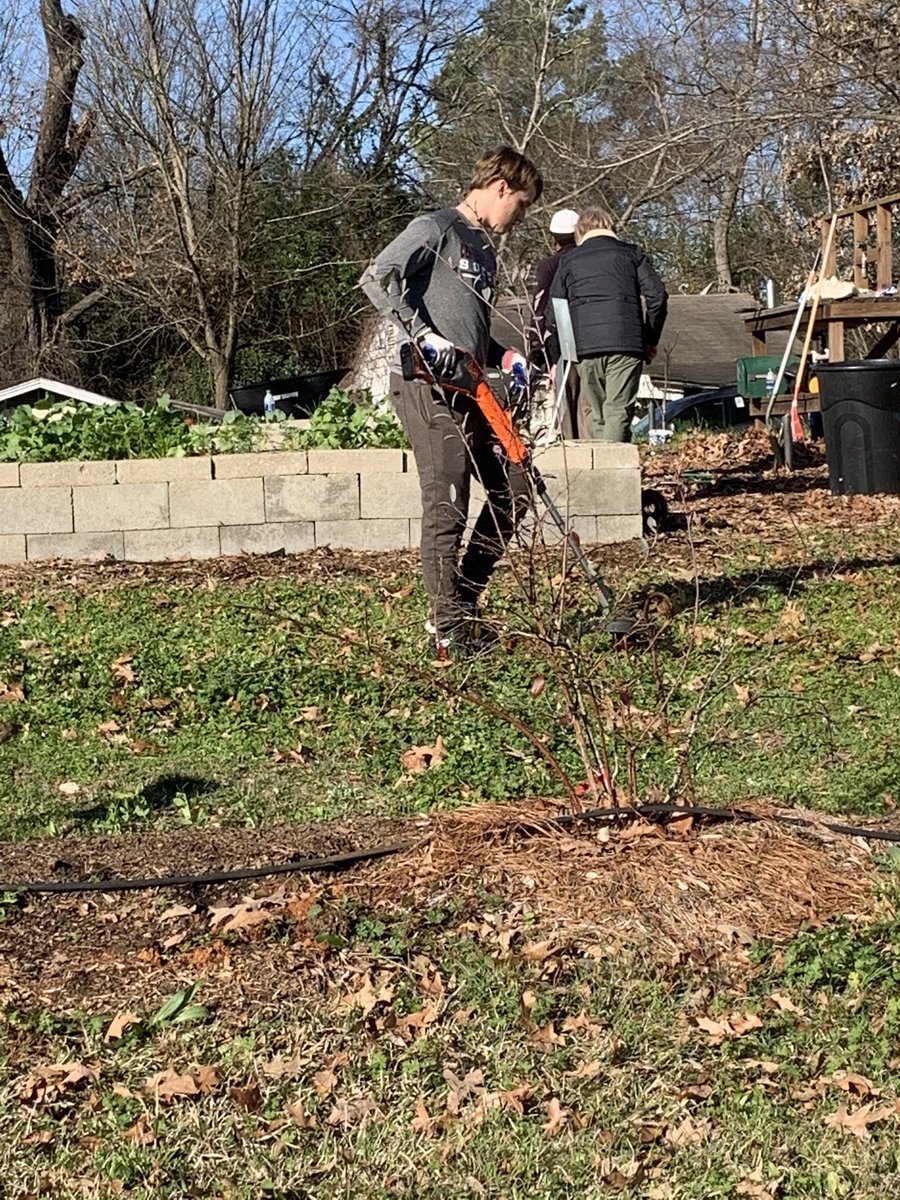 Centenary_KA's tweet photo. Today our Chapter did community service in honor of #MLKday ! Thank you to @centenaryla for organizing this day of service and to more than 3/4 of our guys for arranging some time to help Shreveport! #wheatbarley @kappaalphaorder https://t.co/uIcfZ6WBhr