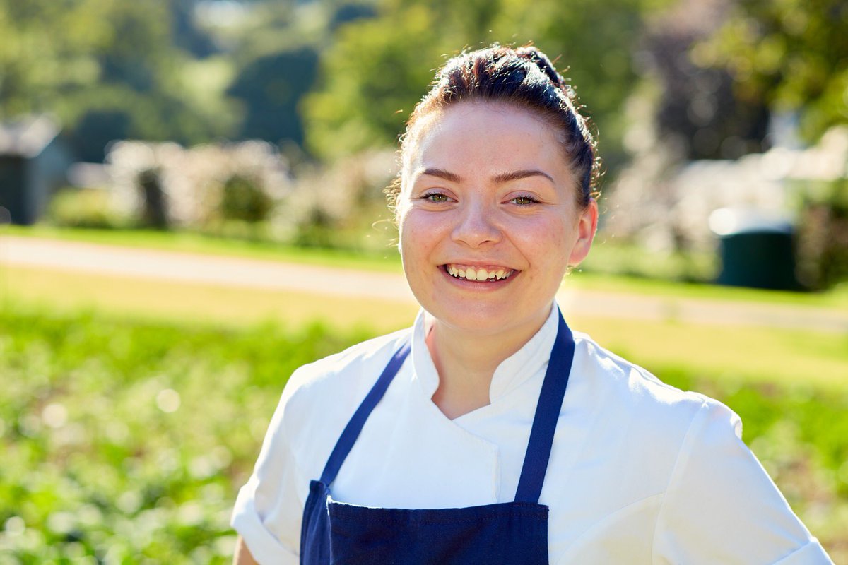 GroveNarberth's tweet photo. We are always very excited to welcome back previous members of staff to our Grove family.  

Today Jessica Bishop, one of everybody’s favourites has returned to Pembrokeshire to join @douglasbalish on his journey in the Grove kitchens.  #Welshcountryhouse https://t.co/BELEubyFkZ