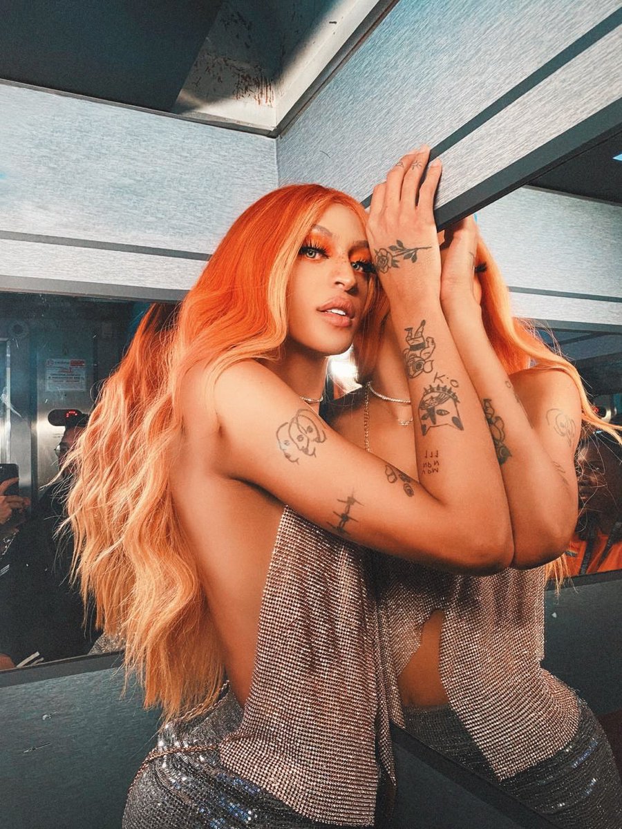 pabllovittar's tweet photo. eu sento tu __________  ✨ https://t.co/ei24lZpuhw
