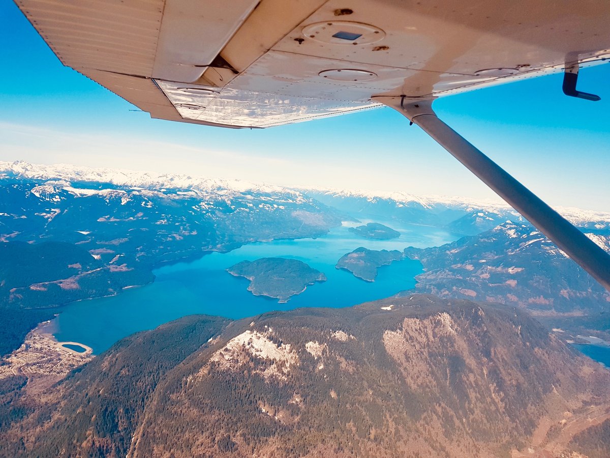 cfcaero's tweet photo. All you need is wings, engine and that stunning view from cockpit !
.
.
.
.
#pilotlife #pilot #piloteyes #aviation #pilotview #instapilot #lifeasapilot #whyifly #avgeek #pilotstyle #rating #canada #mountains #flyingmountains #flyingbc #viewfromcockpit #bluesky #airport https://t.co/zwbPx1Ujdg