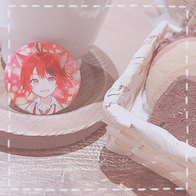 深夜にこっそり…
私のところのパネルはジェルくんでした\(*ˊᗜˋ*)/かっこよいなぁ…🥰🥰
バッジは莉犬くんでした…可愛く写真撮れた✨

こんなかっこいい王子様たちをリアルタイムで応援できるのが幸せすぎる!!! 