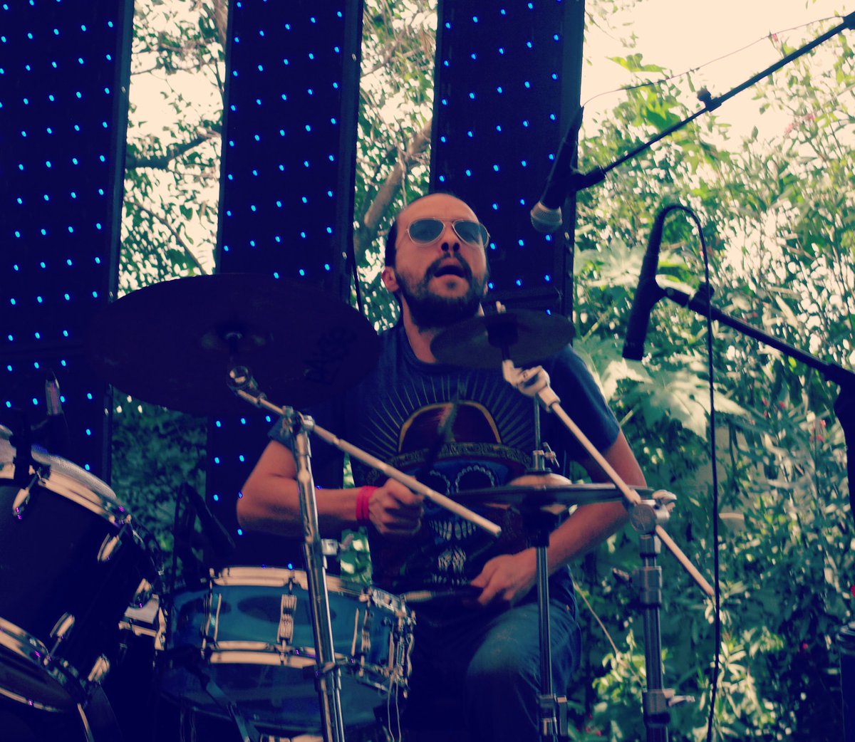 lidmband's tweet photo. El Charles haciendo lo que sabe. 💀🥁 🤟🏻  #music #songs #listentothis #goodmusic #rock https://t.co/i5PsNCe821