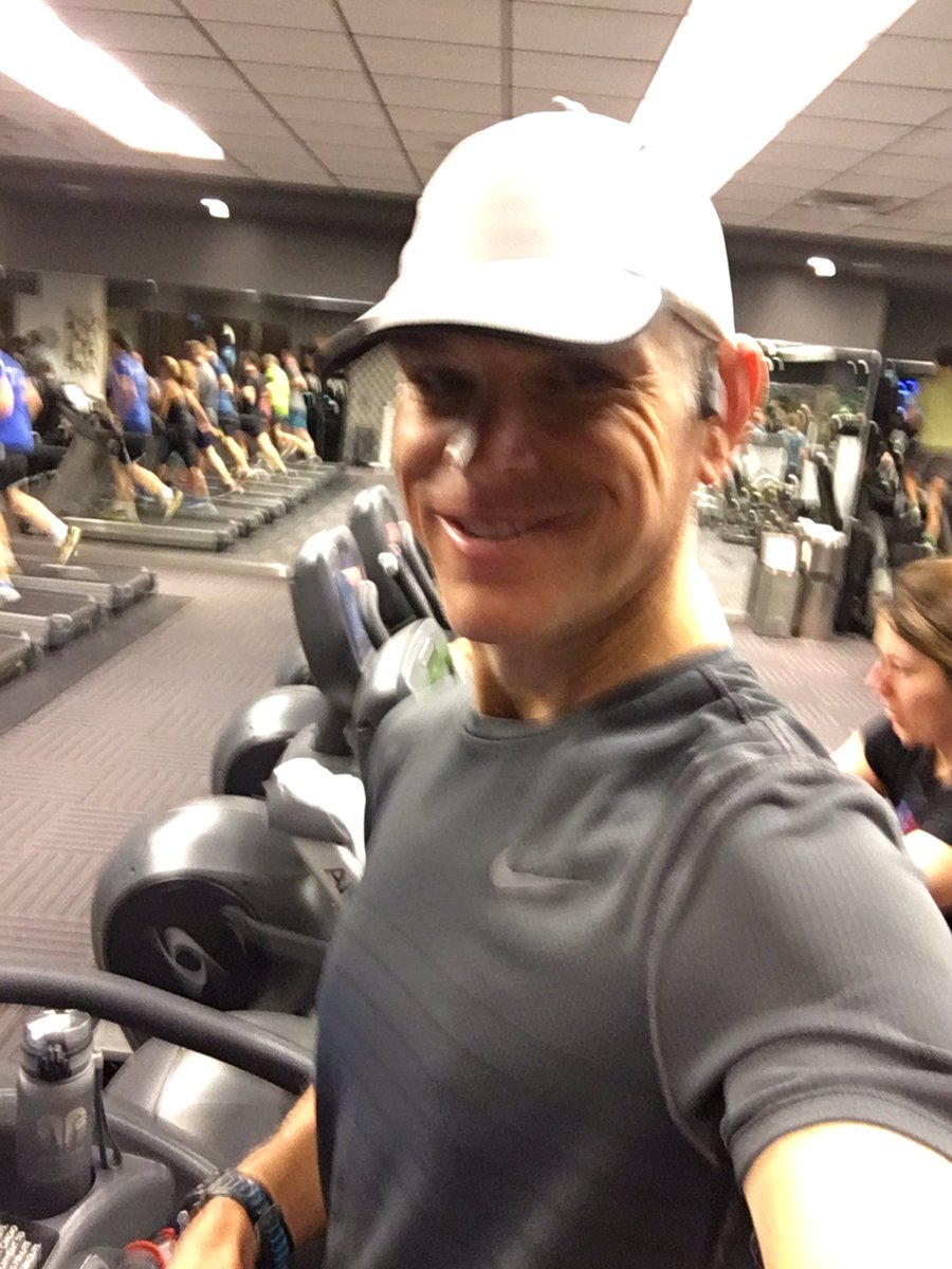 aciperski's tweet photo. Day 4 of Vegas. Keeping energized with morning run. #keepacoolhead #readysetsweat #triathlete #multirace https://t.co/B4UVNHuuCw