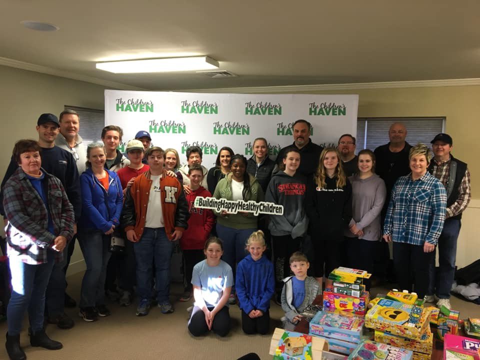 Butterworth_Jef's tweet image. In honor of Dr. Martin Luther King, Jr’s legacy of service, 26 Metro West Citizens of Georgia Power volunteers spent their holiday helping out @_childrenshaven. #gapowerfulservice. #wehelpbecauseitshome
