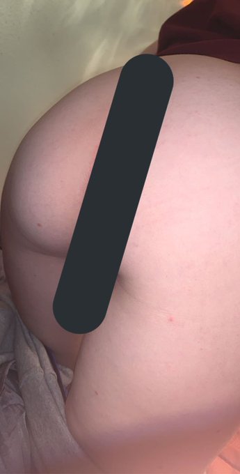 1 pic. Still selling ALL my content for $25 💋 all you have to do is dm me #sellingnudes #buyingnudes