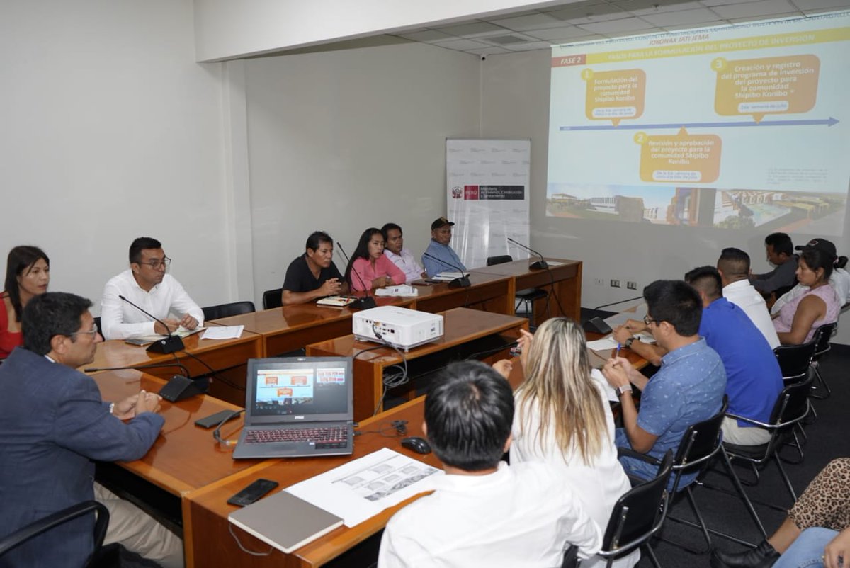 viviendaperu's tweet photo. El #MVCS, a través del #PMIB, presentó a los dirigentes de la comunidad shipibo-konibo de Cantagallo, el cronograma para el inicio del proyecto habitacional que se ejecutará en la zona, y dará solución definitiva a los damnificados del incendio registrado en noviembre del 2016. https://t.co/Y0vnY3nln0