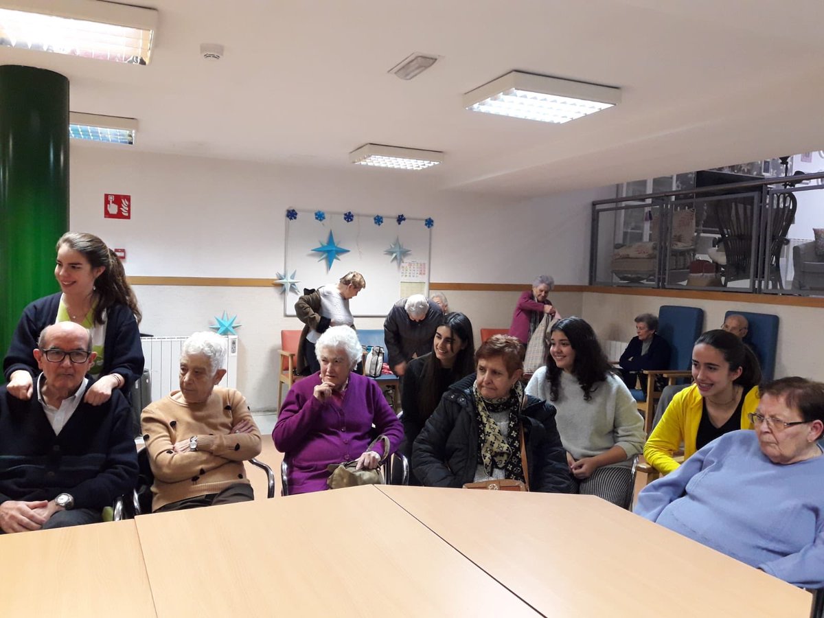RYvoluntarios's tweet photo. Acción Social. Proyecto: Centros de día Valleluz https://t.co/3mOOvKDe9m