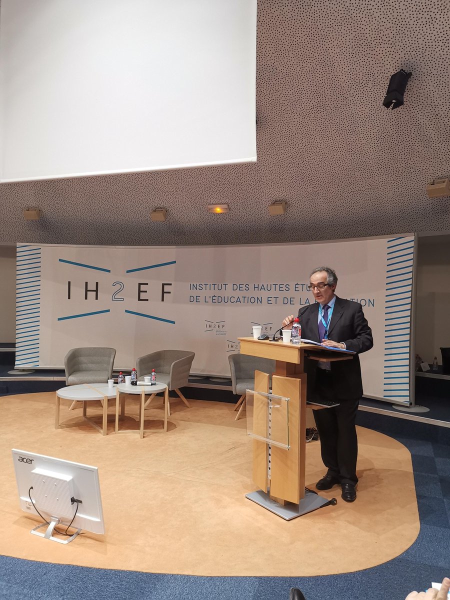 Ih2ef's tweet photo. Journées des corps d'inspection #IAIPR #EVS #IENIO à l'@Ih2ef
@CTorossian_Off directeur de l'@Ih2ef accueille les #inspecteurs et leur présente avec Didier Vin-Datiche et Guy Waiss la nouvelle #igesr, le collège ETPE et la spécialité EVS
➡#autonomie #évaluation https://t.co/eLx5ZdPfbm