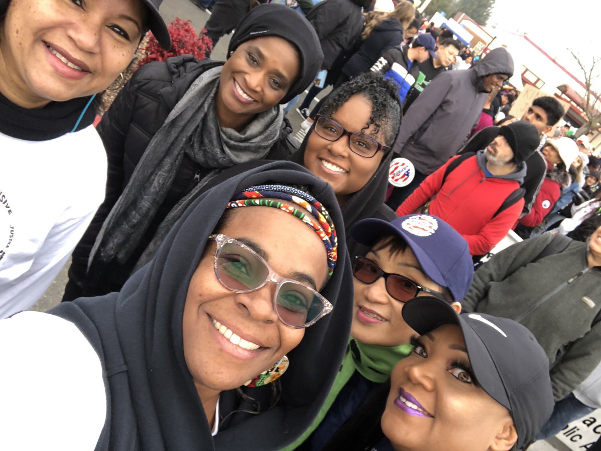 MariamaSims1's tweet photo. The NETwork BICP Sacramento Chapter, WOA, APAPA walking in UNITY. 

@TheNETwork_Natl
@The NETwork National Communications Team
#transformingourfuture
#attdiversity
#lifeatatt
#TheNETworkDayOfService
#MLKDay2020 #MLKDay https://t.co/w5YTwhJmE9
