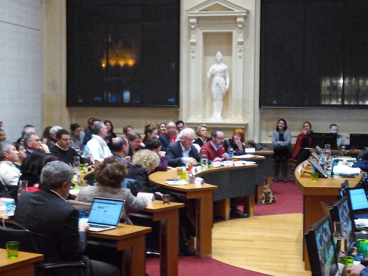 PCF86's tweet photo. Discours de fin de mandat pour Patrick Coronas.

Après 2 mandats municipaux, le chef de file du PCF à la Mairie de Poitiers, appelle à construire un Poitiers solidaire.

Avec le groupe Communiste, Poitiers a avancé sur de nombreux points, allons plus loin en 2020 ! #CMPoitiers https://t.co/kSSxKsukEv
