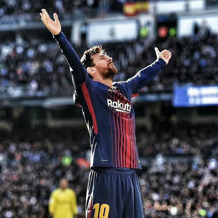EttachkilaTN's tweet photo. Léo #Messi a désormais marqué 500 buts lors de ses 500 derniers matchs avec le #Barça 😳
500 !!! C'est monstrueux 🔥🔥
#FCB #Barcalone https://t.co/M3tt1WNoBl