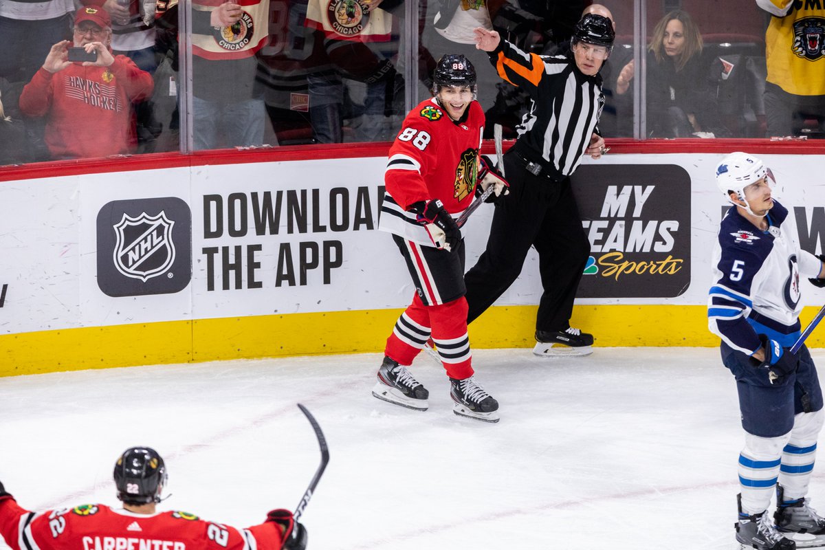 NHLBlackhawks's tweet photo. Still smiling 😊

#1Kane https://t.co/3mwPuZXvZv