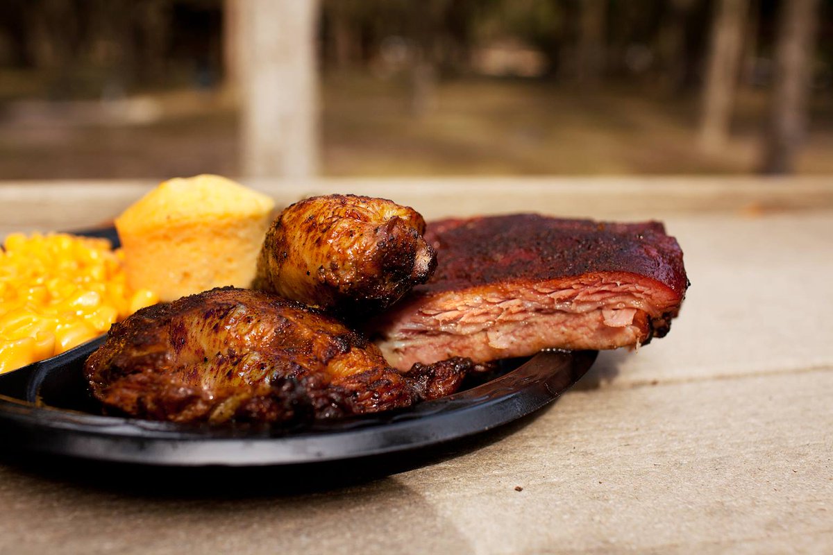 Fill your belly with some of our mouthwatering BBQ!

#welovebbq #bbq #chicken #ribs #cornbread #captainsbbq #hammock