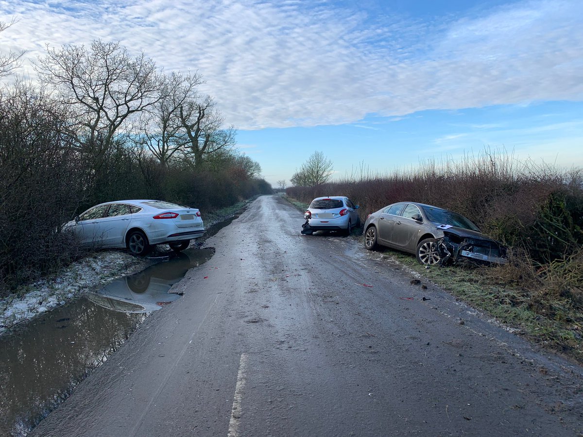 tvprp's tweet photo. Very icy roads in rural @TVP_Aylesbury this morning. Another frost forecast tonight.
Please slow down and take extra care on the roads when the temperature falls.
Pic.1 -Station Road, Quainton
Pic.2 -Collision at the location
Pic.3 -MicroClimate hiding sheet ice
#P0916 #P6168 https://t.co/oJlIRUaQPs