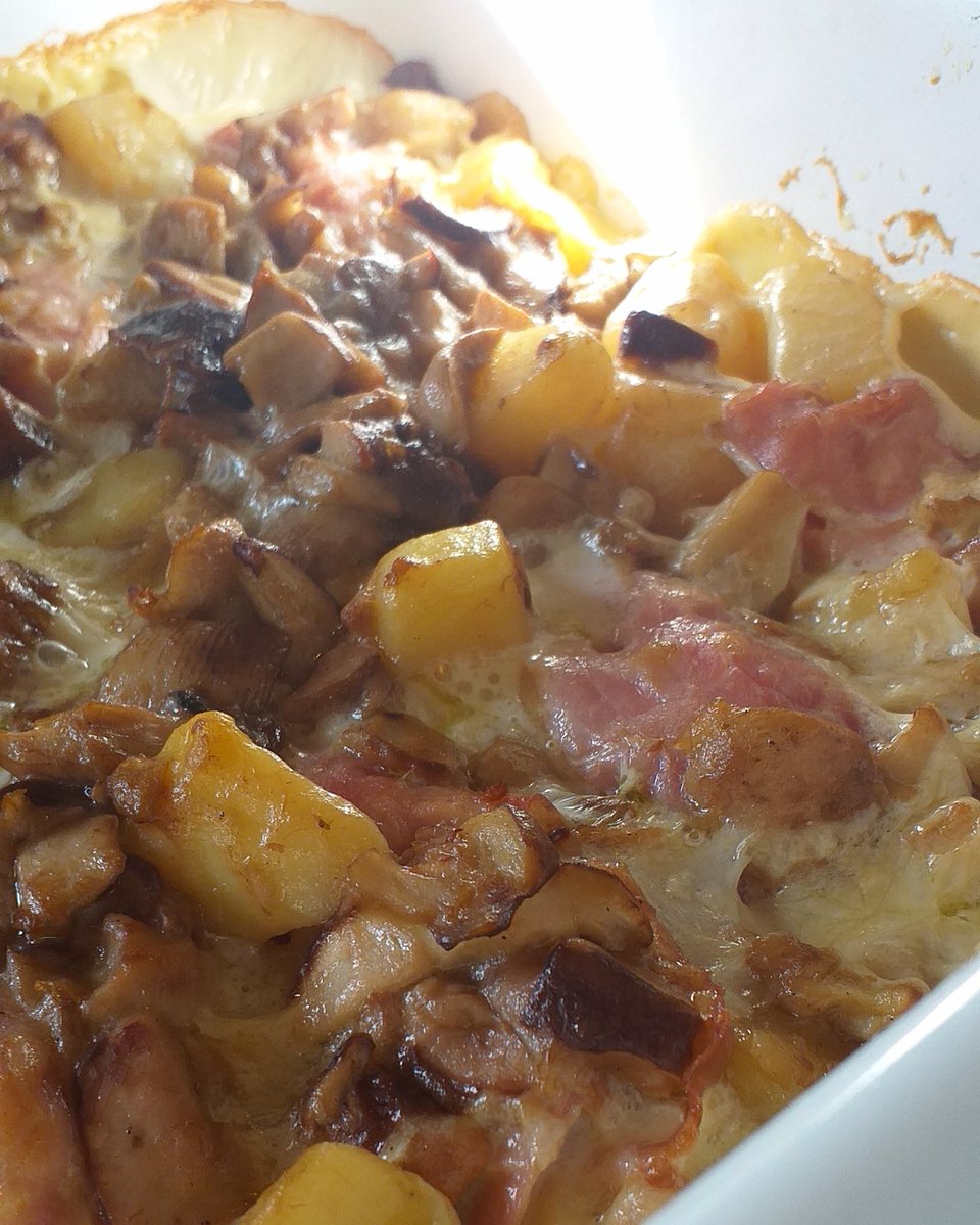 ...ci mancava il #bluemonday ...! E noi si cena con i rotolini di prosciutto cotto con funghi e patate..!

Qui la ricetta completa ⬇️⬇️⬇️

sweetandsaltycorner.it/2012/08/rotoli…
.
.
.
#sweetandsaltycorner #foodblogger #20gennaio #blumonday2020 #RicettaDelGiorno