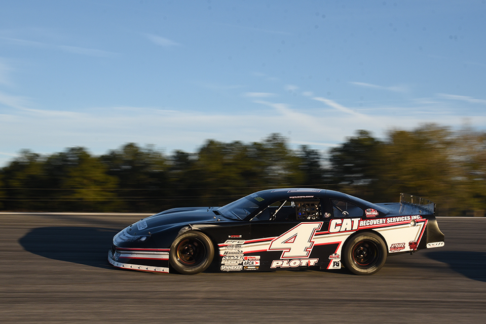 RacingAmerica's tweet photo. It's officially #𝙎𝙥𝙚𝙚𝙙𝙁𝙚𝙨𝙩 week.

Only 4️⃣ days remain until #SpeedFest kicks off from 
@CordeleSpeedway!

Watch #SpeedFest exclusively on Speed51!

➡️: https://t.co/RYWYu31MKm

@CRAracing | @KylePlott https://t.co/Dj3hkhg7Sw